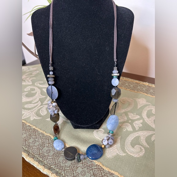 Silpada 28” Necklace, Quartize, Agate, Magnesite, Shell, Sterling Silver - Picture 4 of 4